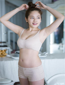 《让美女把衣服脱了视频-冈本视频黄页正版》