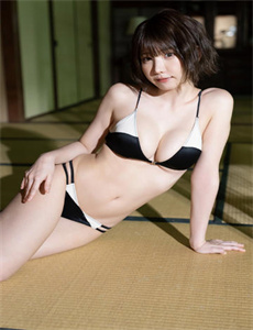 《小色哥也色-翁与小莹凌晨欢爱十三部》